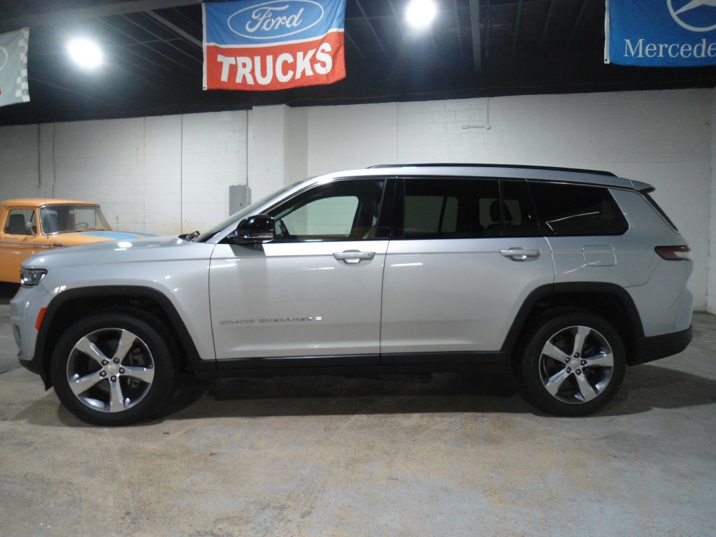 2021 Jeep Grand Cherokee Image 2