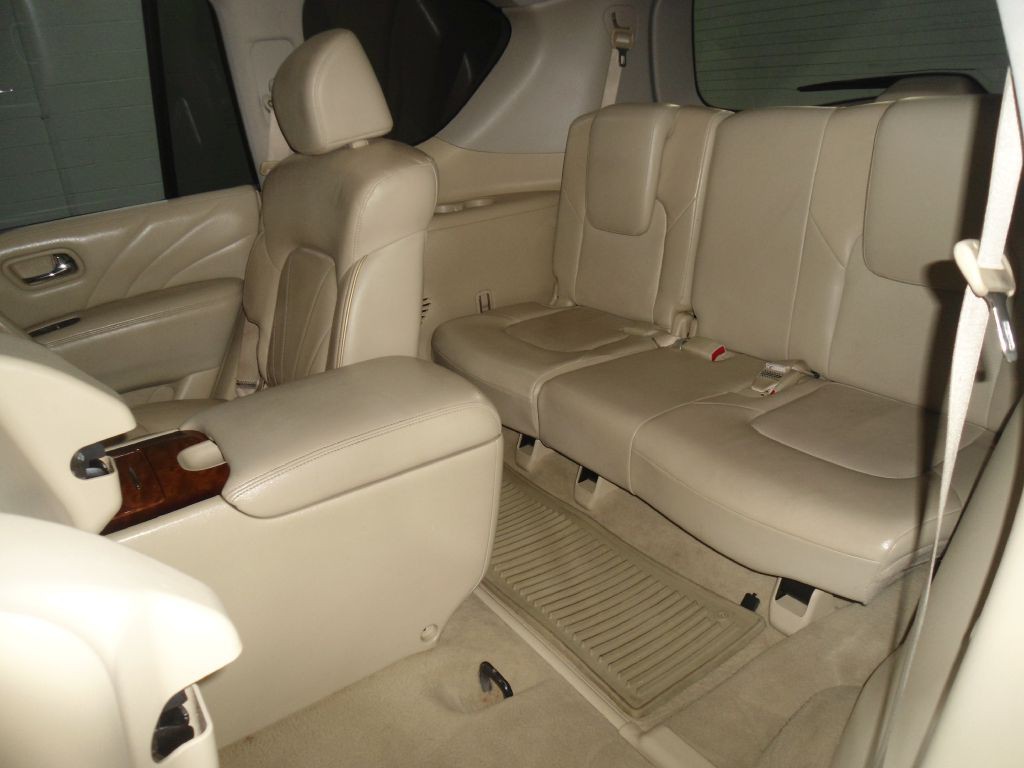 2016 INFINITI QX80 Image 12