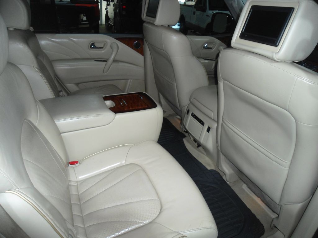 2016 INFINITI QX80 Image 15