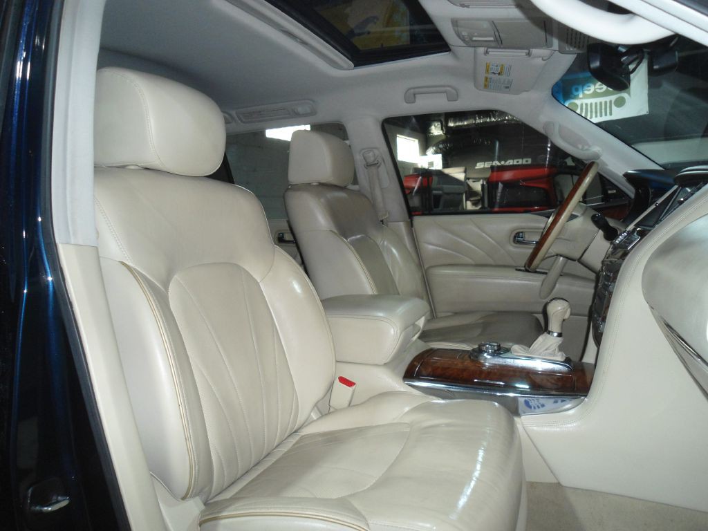 2016 INFINITI QX80 Image 17