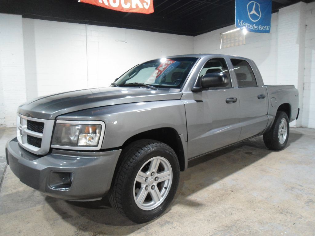 2011 Dodge Dakota Image 1