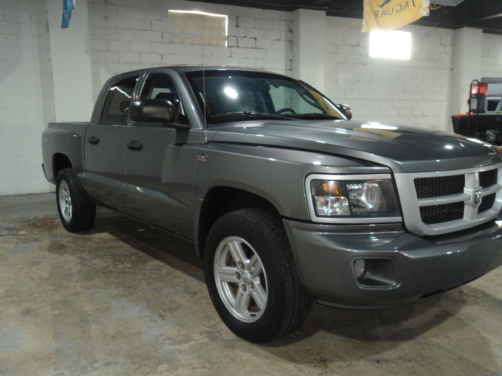 2011 Dodge Dakota Image 4
