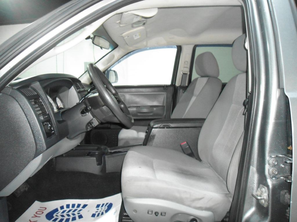 2011 Dodge Dakota Image 9