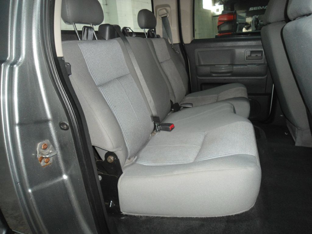 2011 Dodge Dakota Image 12