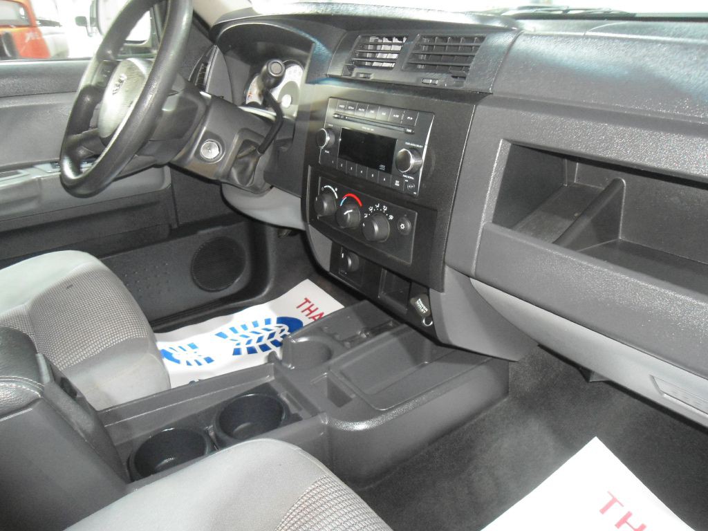 2011 Dodge Dakota Image 13