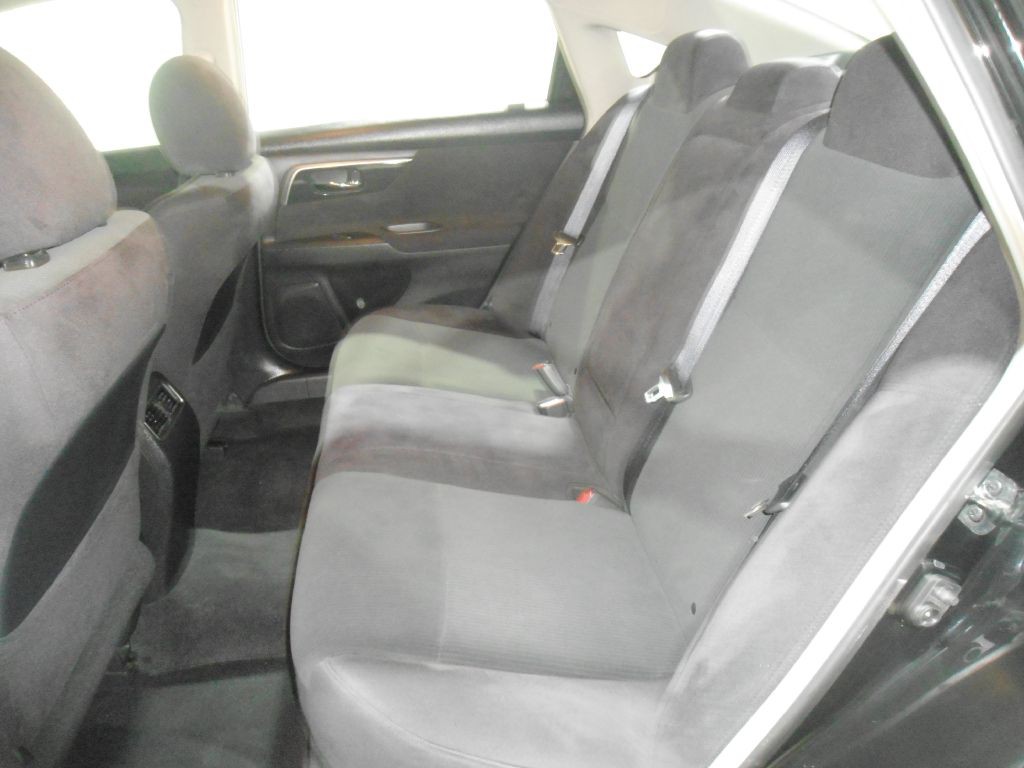 2013 Nissan Altima Image 7
