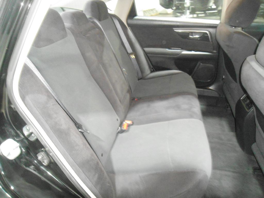 2013 Nissan Altima Image 9