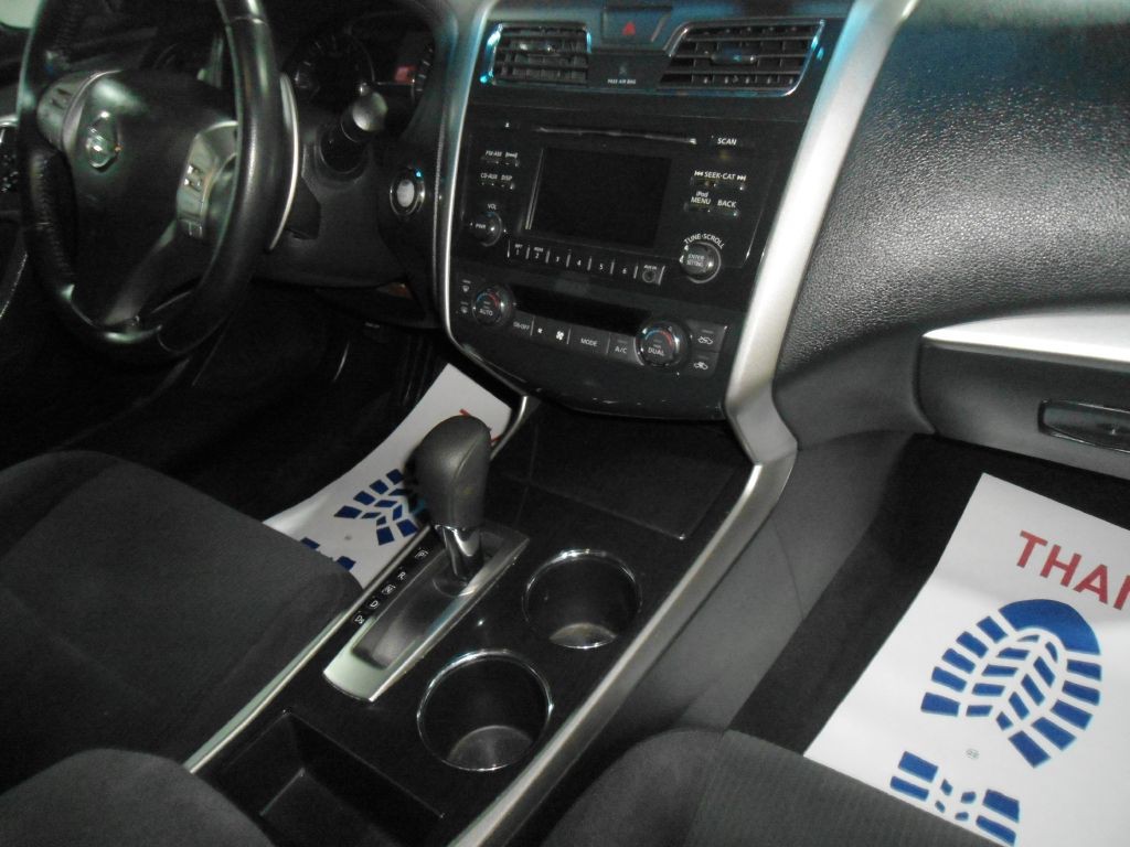2013 Nissan Altima Image 11