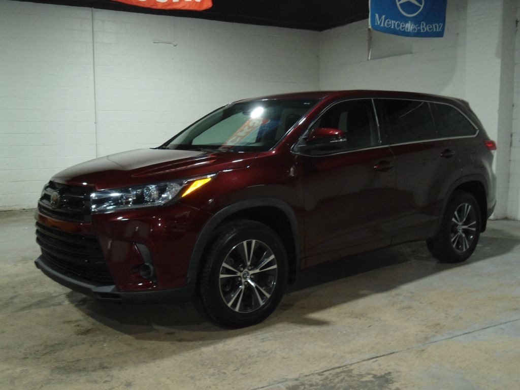 2018 Toyota Highlander Image 2