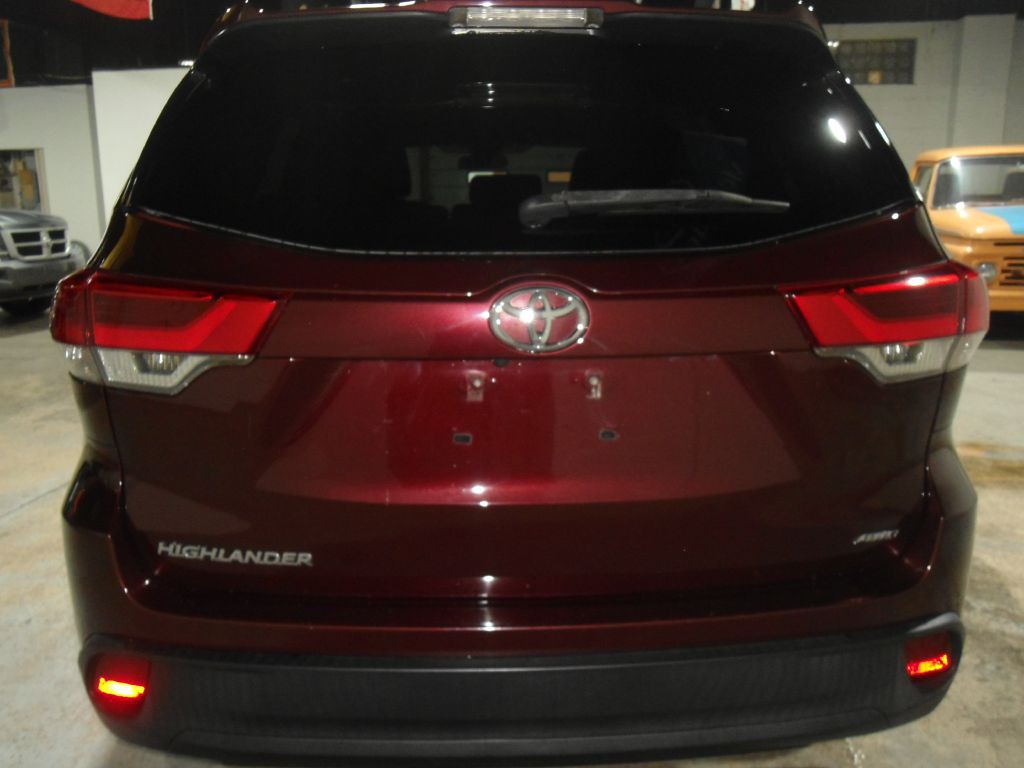 2018 Toyota Highlander Image 9