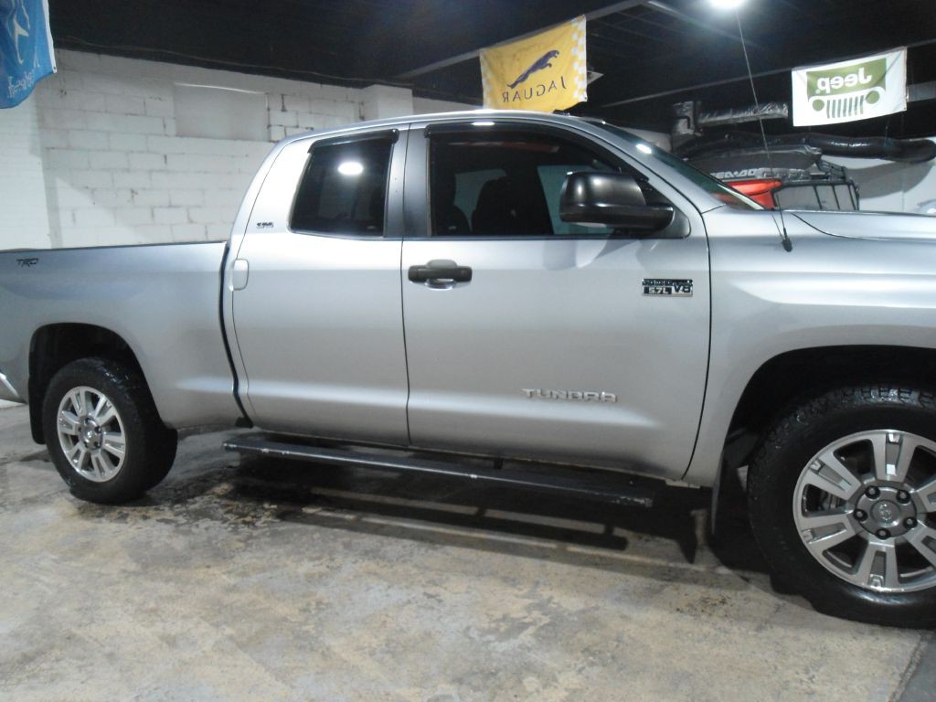 2014 Toyota Tundra Image 9