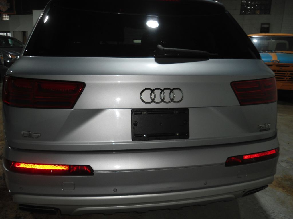 2017 Audi Q7 Image 10