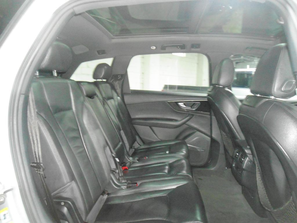 2017 Audi Q7 Image 17