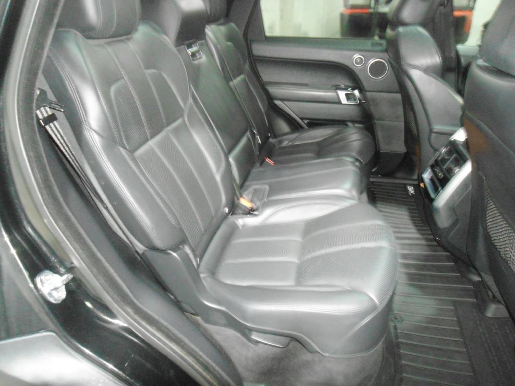 2016 Land Rover Range Rover Sport Image 18