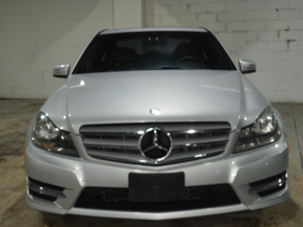 2013 Mercedes-Benz C-Class Image 2