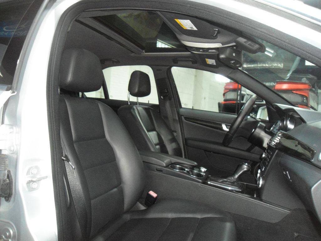 2013 Mercedes-Benz C-Class Image 17