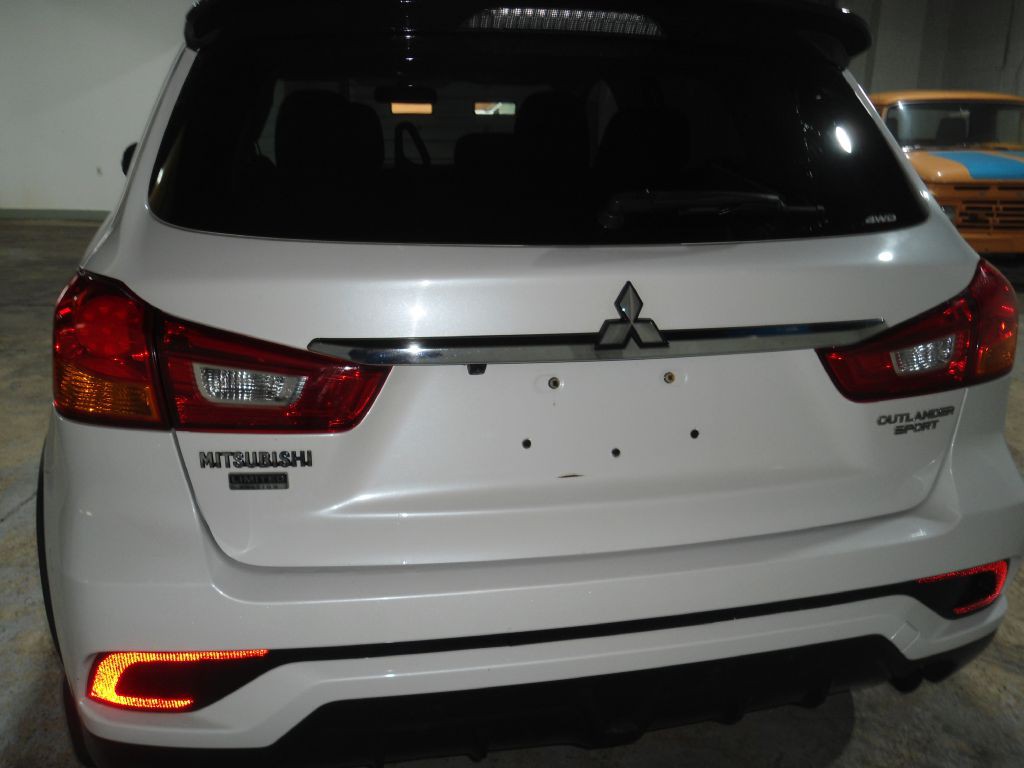 2018 Mitsubishi Outlander Image 11
