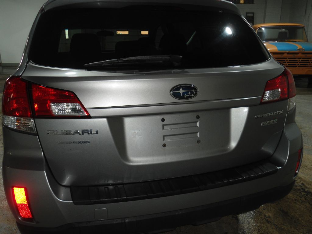 2011 Subaru Outback Image 7