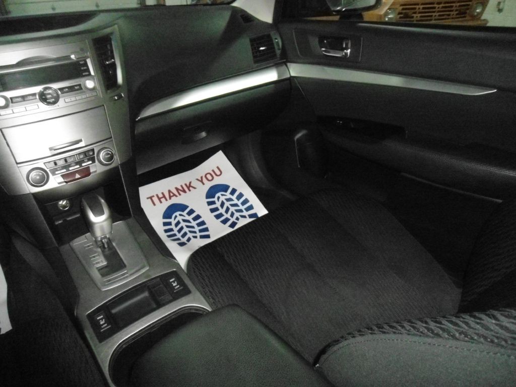 2011 Subaru Outback Image 11