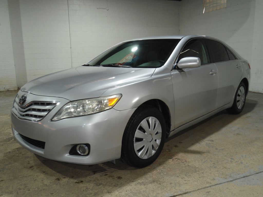 2010 Toyota Camry Image 1