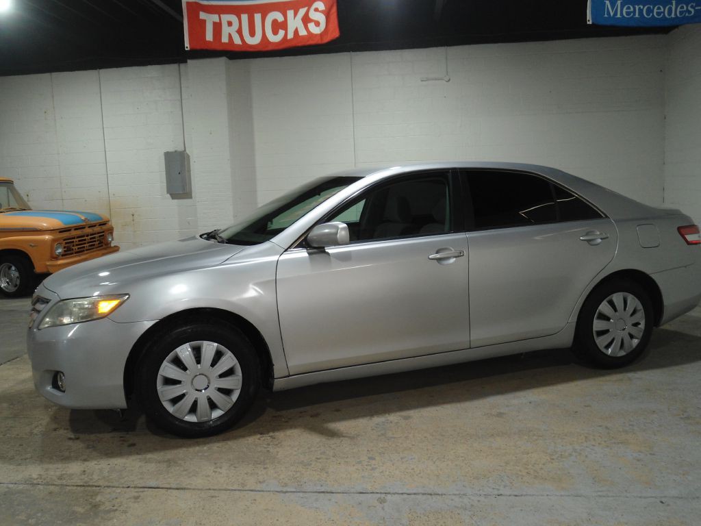2010 Toyota Camry Image 3