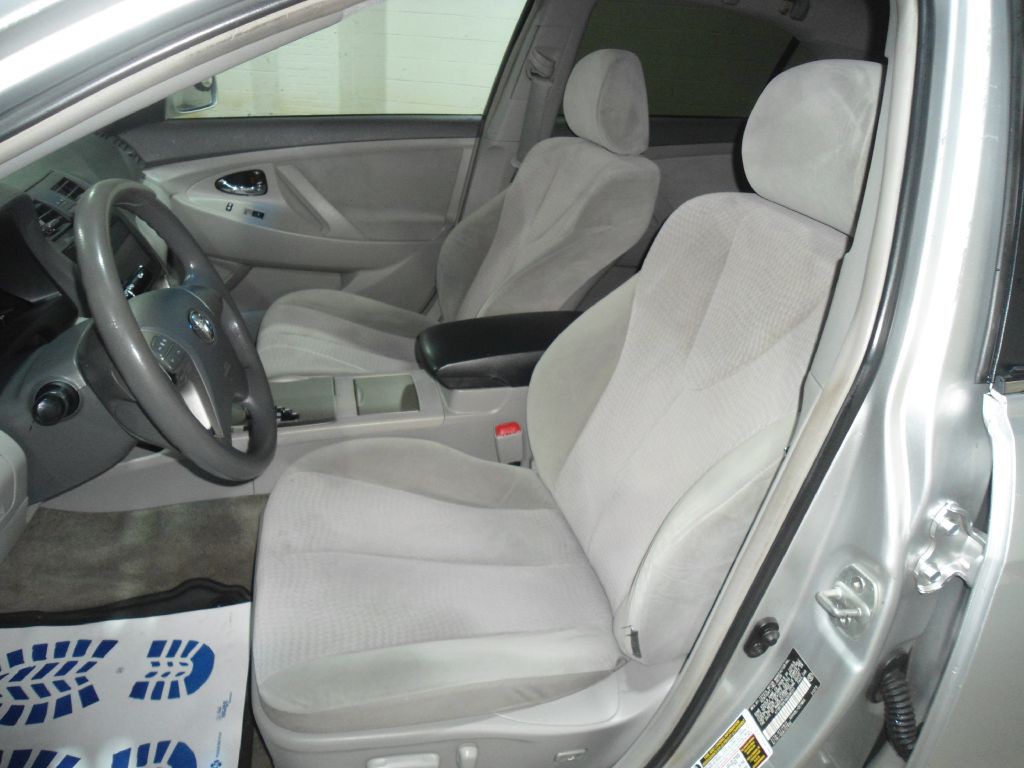 2010 Toyota Camry Image 9