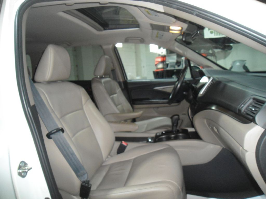 2016 Honda Pilot Image 16