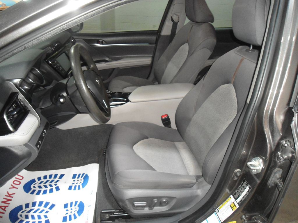 2020 Toyota Camry Image 9