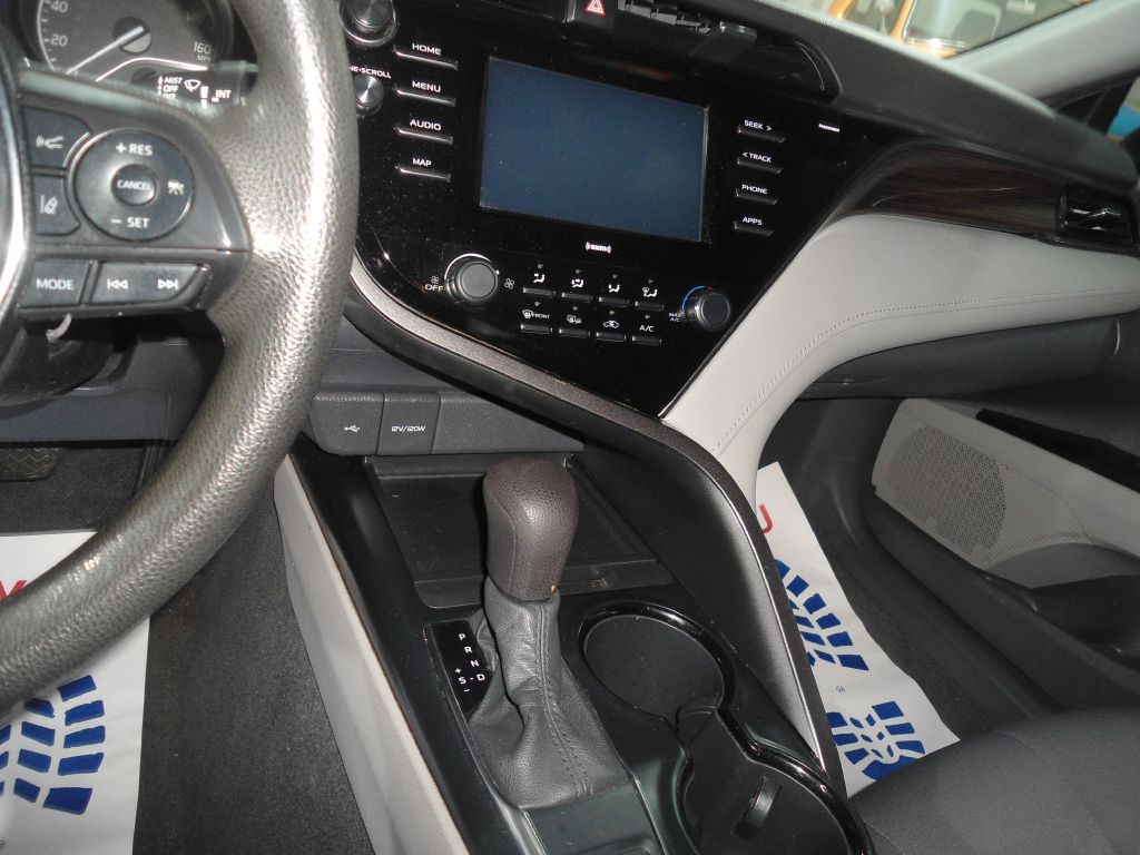 2020 Toyota Camry Image 10