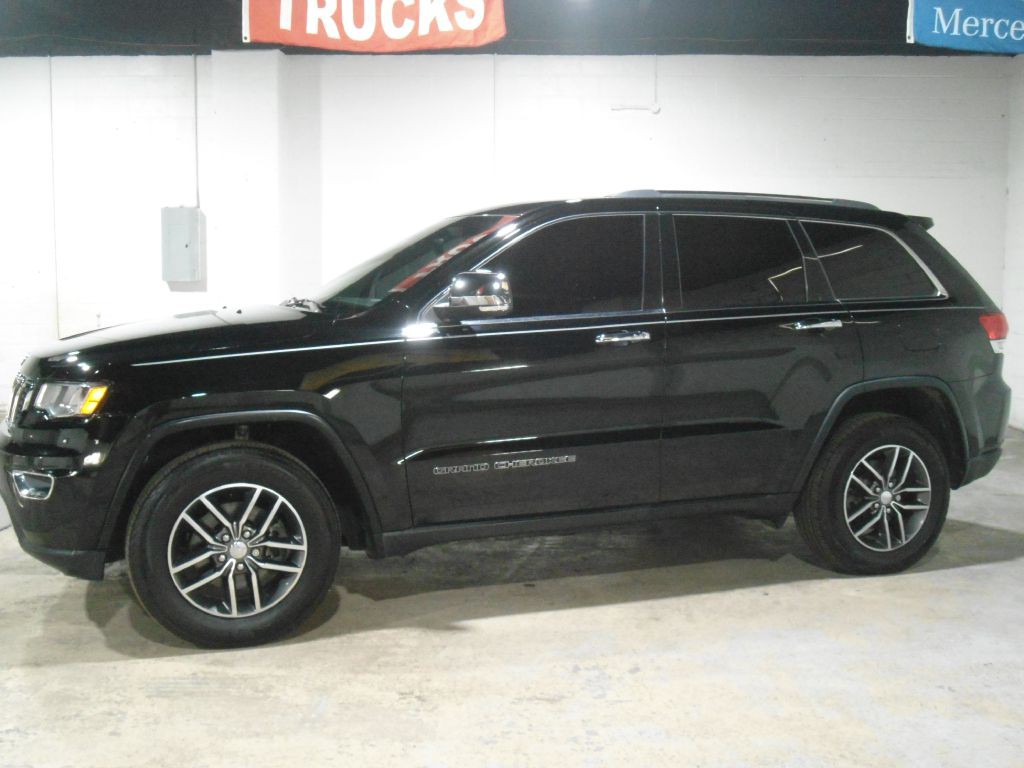 2017 Jeep Grand Cherokee Image 2