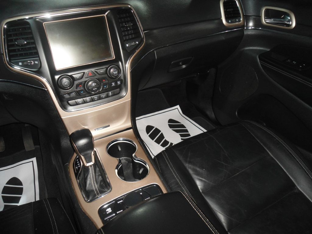 2017 Jeep Grand Cherokee Image 12