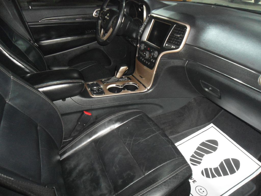2017 Jeep Grand Cherokee Image 16