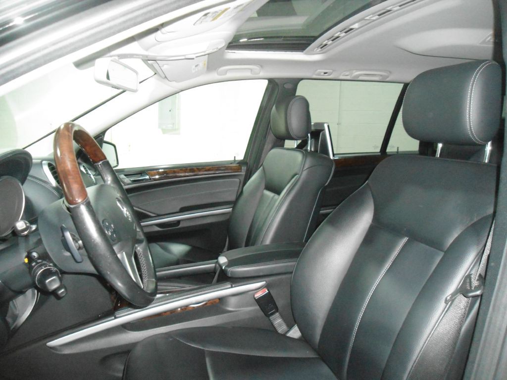 2012 Mercedes-Benz GL-Class Image 9