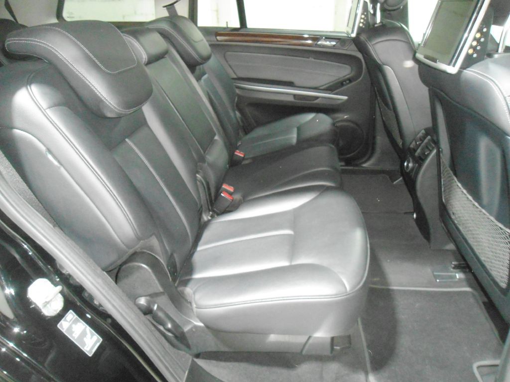 2012 Mercedes-Benz GL-Class Image 16