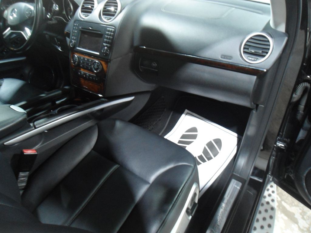 2012 Mercedes-Benz GL-Class Image 18