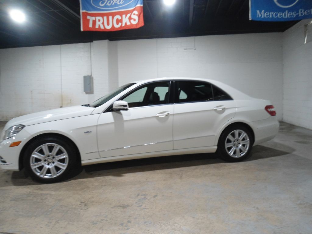 2012 Mercedes-Benz E-Class Image 3