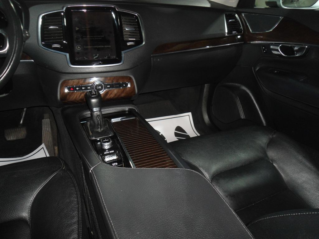 2016 Volvo XC90 Image 10
