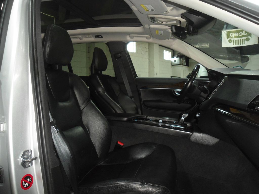 2016 Volvo XC90 Image 14