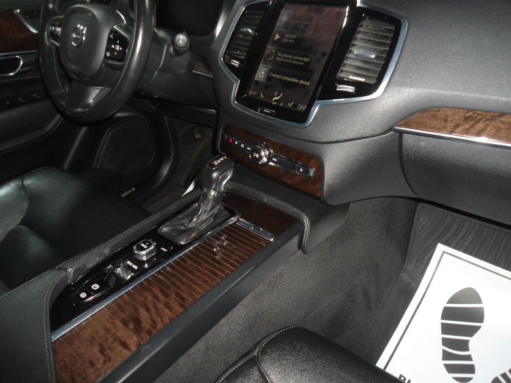 2016 Volvo XC90 Image 16