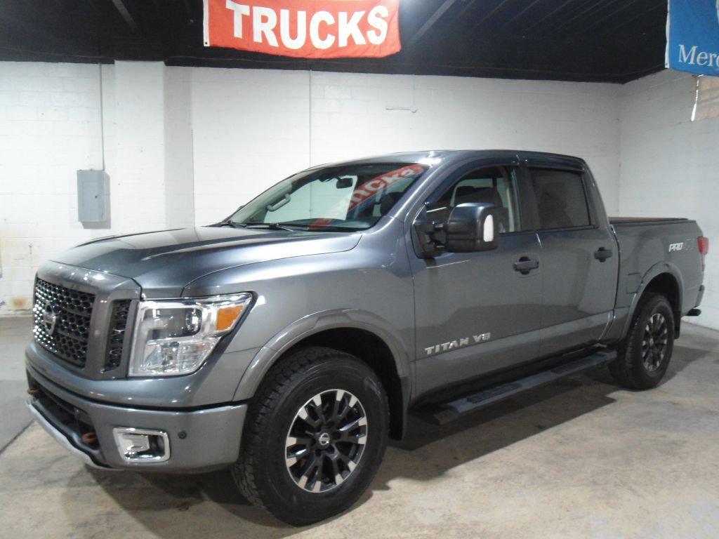 2018 Nissan Titan Image 2