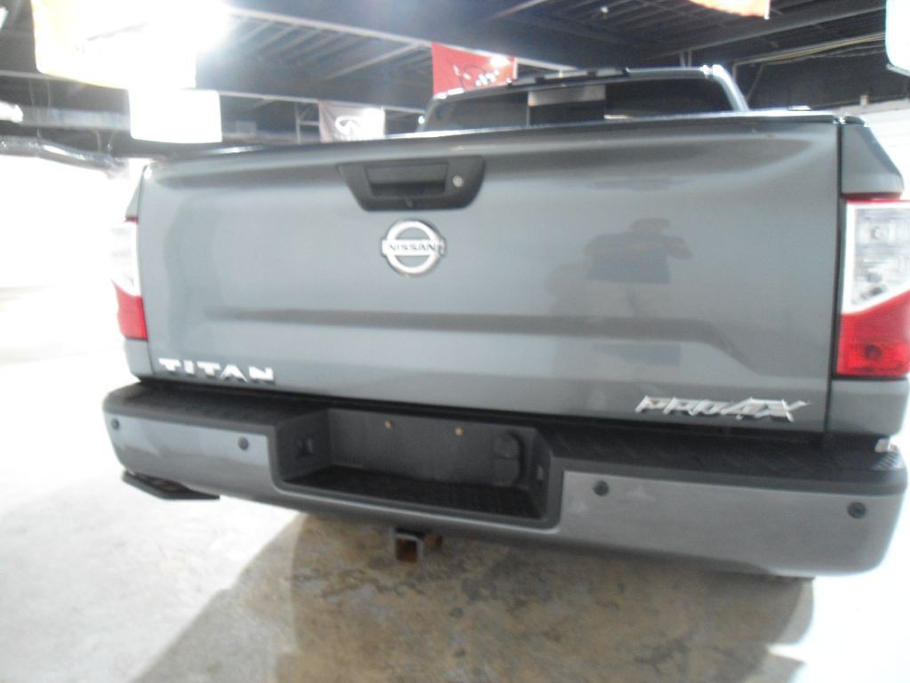 2018 Nissan Titan Image 8