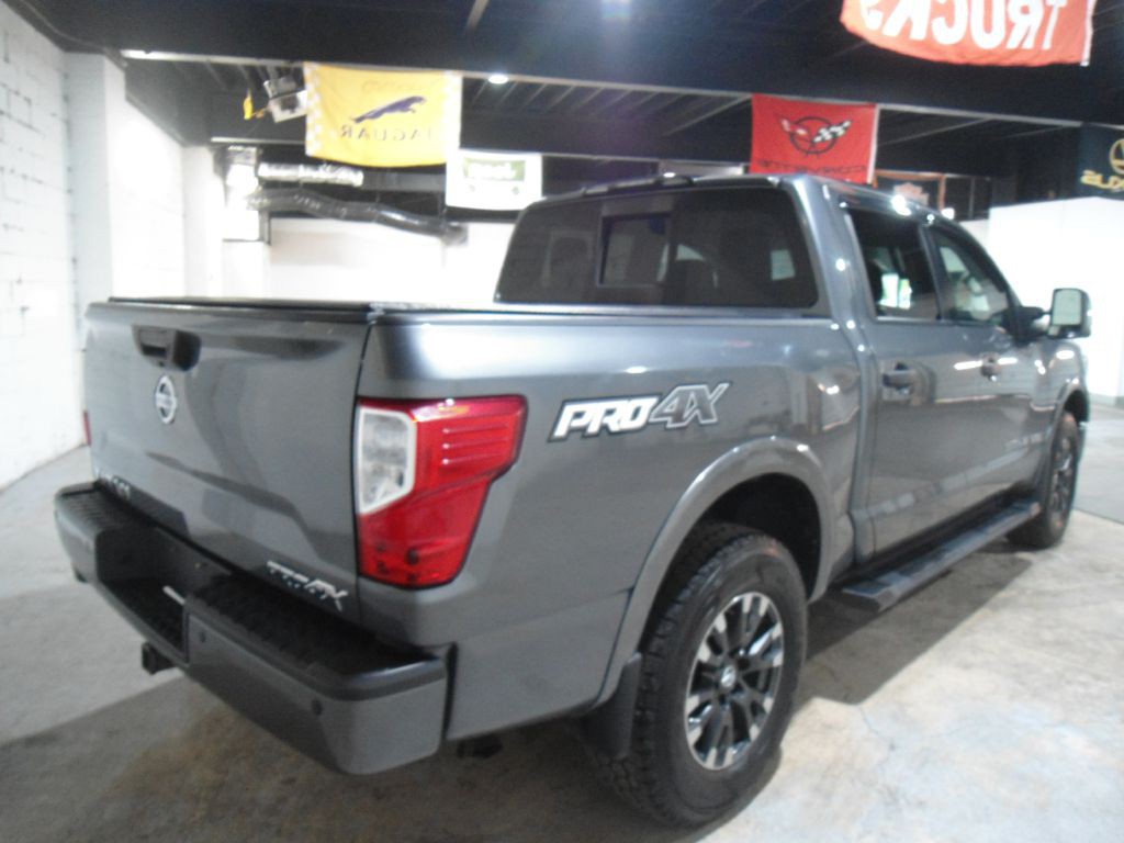 2018 Nissan Titan Image 9