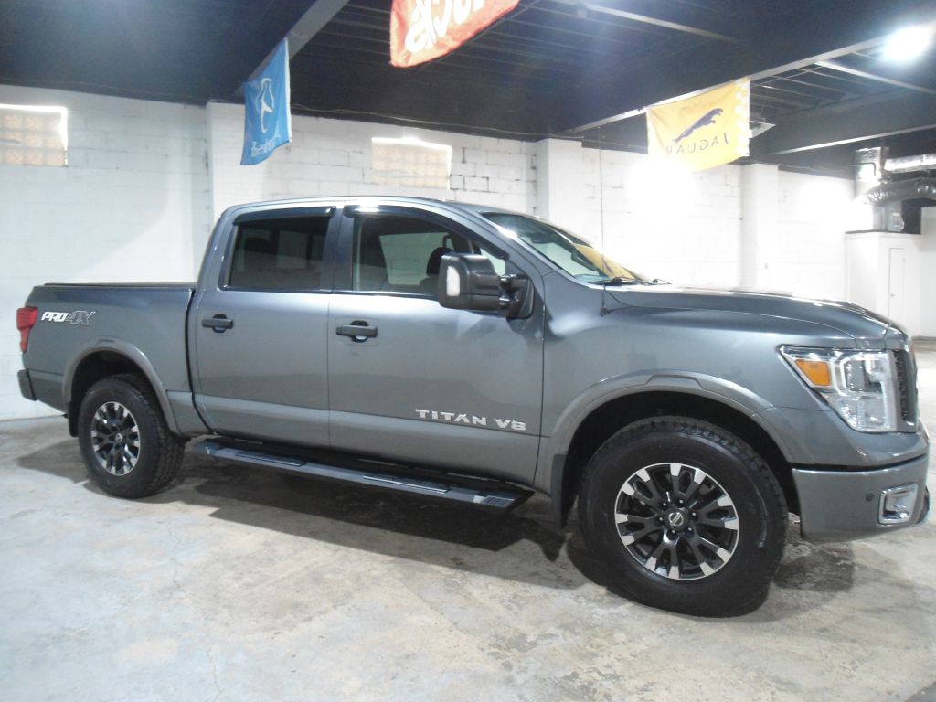 2018 Nissan Titan Image 12