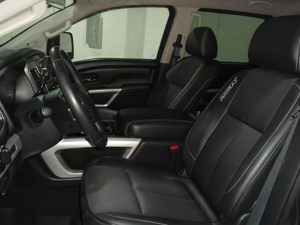 2018 Nissan Titan Image 14