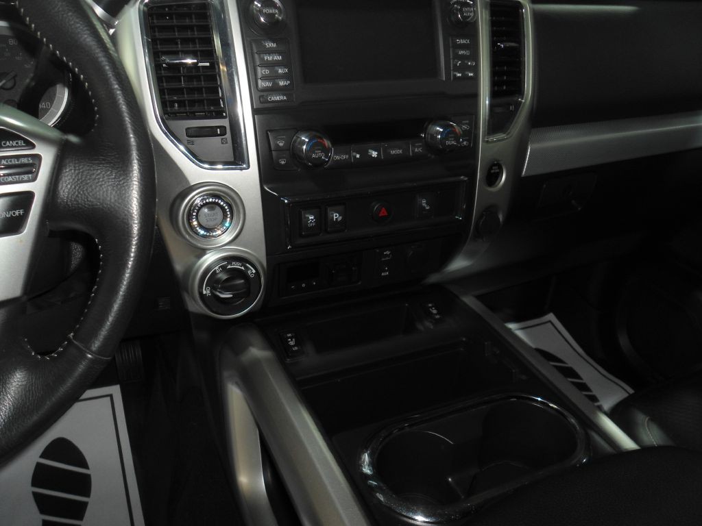 2018 Nissan Titan Image 15