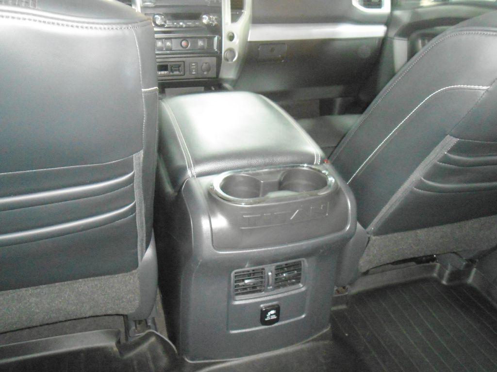 2018 Nissan Titan Image 19
