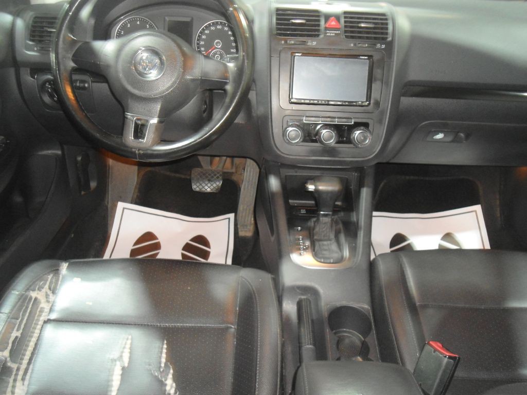 2010 Volkswagen Jetta Image 5