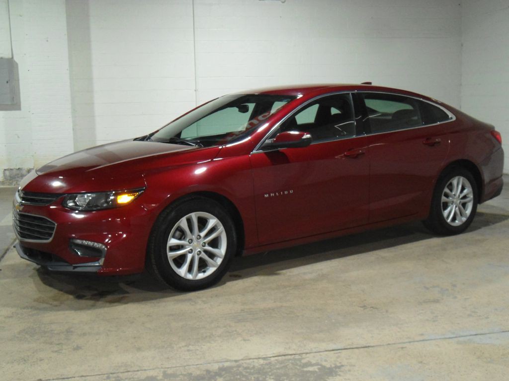 2018 Chevrolet Malibu Image 2
