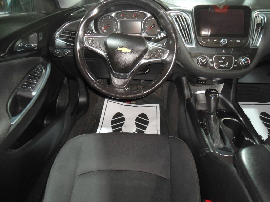 2018 Chevrolet Malibu Image 10