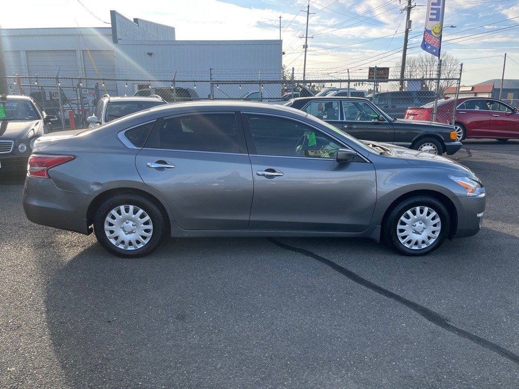2015 Nissan Altima Image 4